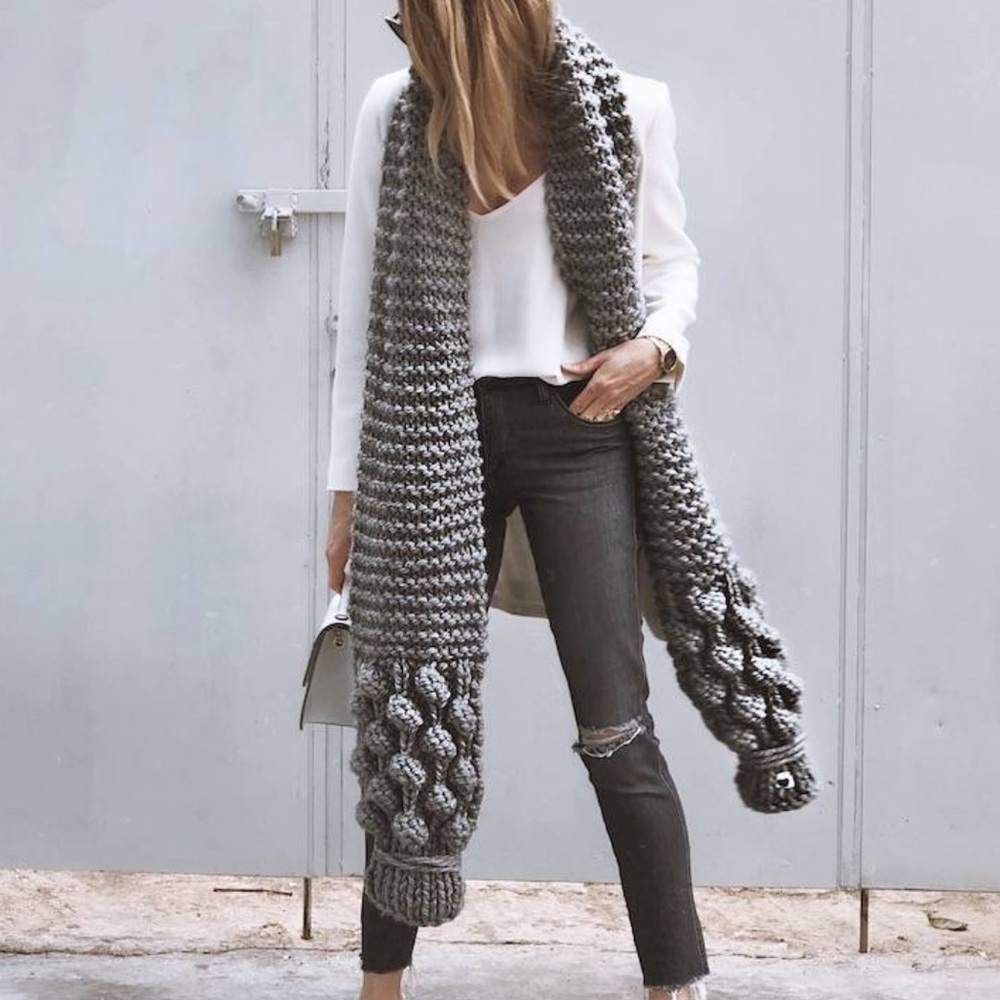 Mum’s Handmade Bubble Ribbed Scarf - Picture 4 of 11